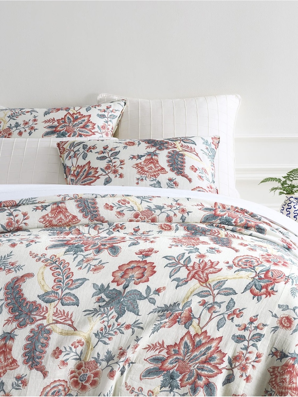 Mark D. Sikes Annie Selke Linen Duvet Cover and Shams
